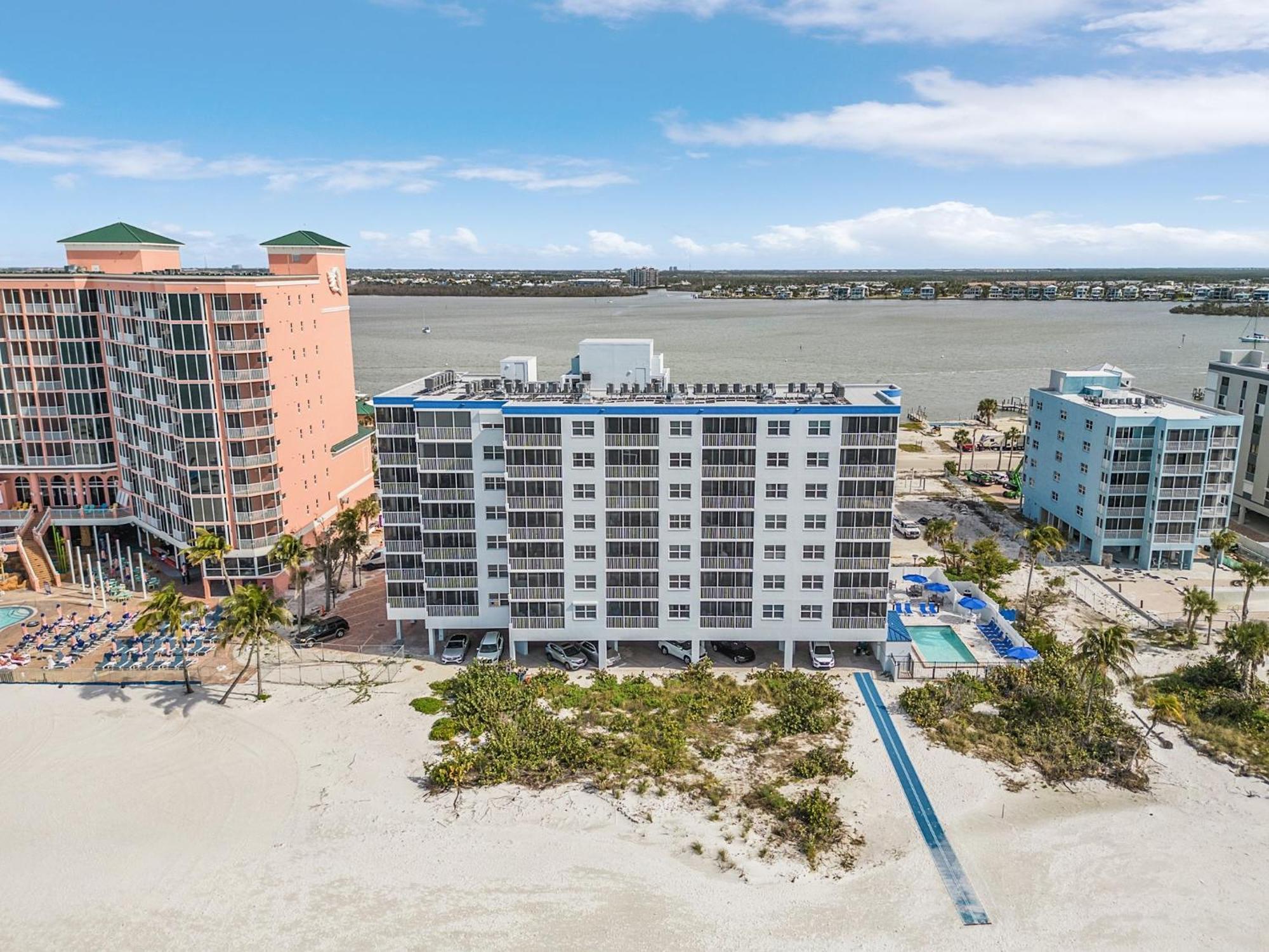 Fantastic Gulf Front Condo On The North End Of The Island - Beach Villas # 504 Condo Fort Myers Beach Εξωτερικό φωτογραφία